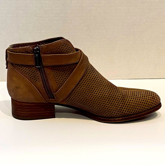 Vince Camuto Light Taupe Perforated Suede Ankle Boots / Booties with Short Heel - Picture 6 of 6